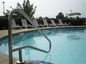 Bridgepointe Hotel & Marina