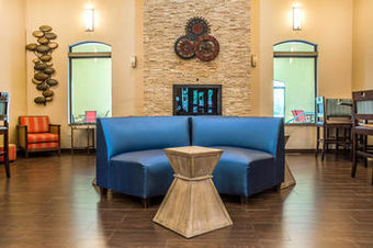 Hotel Comfort Suites Buffalo Airport