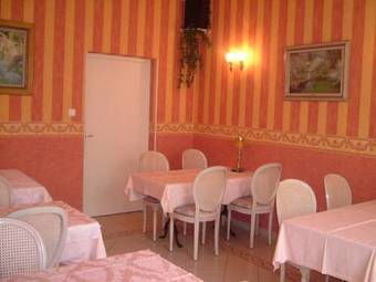 Hotel Logis Le Clos Du Montvinage Rest. Auberge Val De L'oise