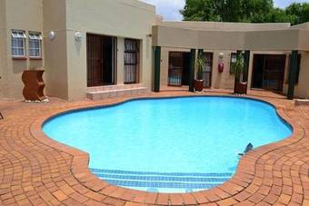 Hostal President Lodge