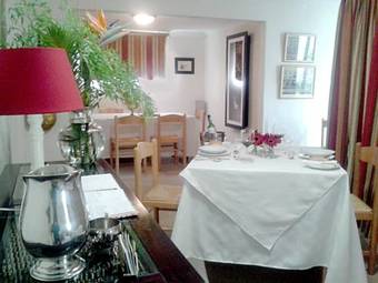 Hostal Riverbend Country House