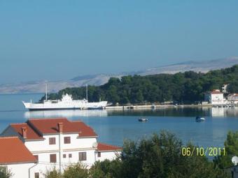 Two-bedroom Apartment Lopar Near Sea 2