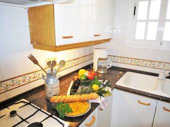 Carmen Seaview And Beach Apartment