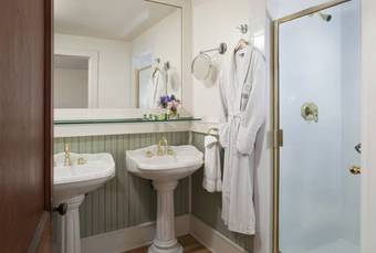 Posada Friends Lake Inn