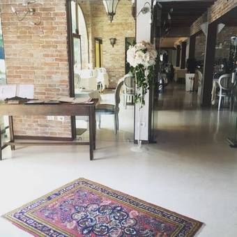 Hotel C� Zane Martin