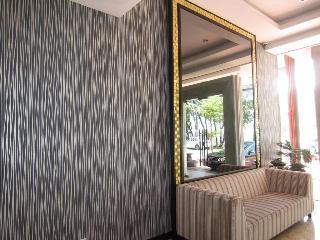 Waterfront Boutique Hotel