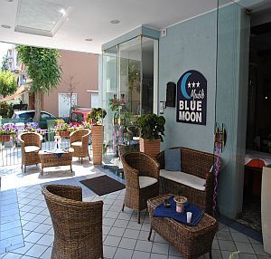 Hotel Blue Moon