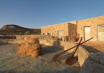 Hotel Themonies Luxury Suites