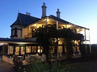 Airlie House Motor Inn