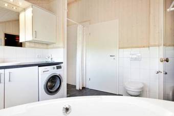 Three-bedroom Holiday Home In Gro�enbrode 4