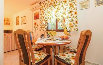 Three-bedroom Holiday Home Selce With Sea View 09