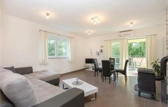 Two-bedroom Holiday Home Zgaljici 08