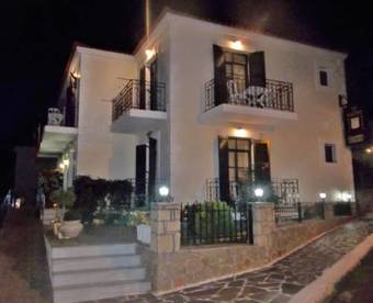 Aparthotel To Kastro