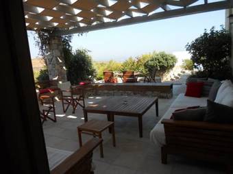 Homerez - Holiday Home Chroussa