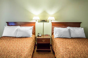 Hotel Rodeway Inn Lakeville