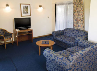 Governor's Lodge Resort Hotel