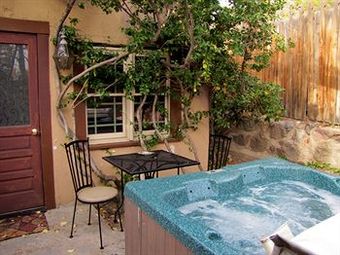 Cliff House Lodge Bed And Breakfast