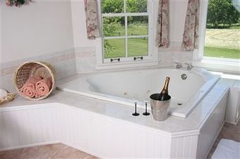 Bed & Breakfast Brightwood Inn Country Inn