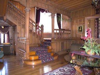 Alexander Mansion Historic Bed And Breakfast