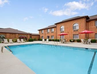 Hotel Baymont Inn And Suites Summersville