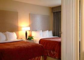 Hotel Quality Suites Downtown