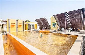 Hotel Full House Resort