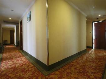 Greentree Inn Shanghai Pudong Airport Huaxia East Road Railway Station Shell Hotel