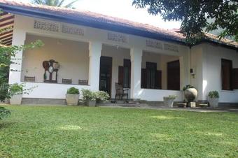 Serene Holiday Bungalow