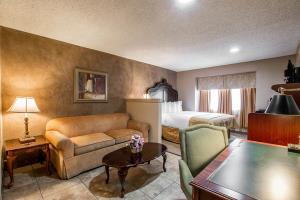 Motel Quality Inn & Suites Near The Border