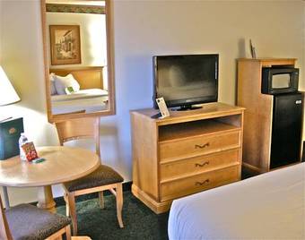 Hotel Baymont Inn & Suites