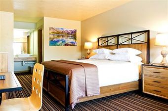 Hotel Blue Lakes Inn