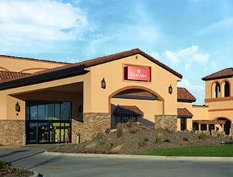 Hotel Ramada By Wyndham Des Moines Tropics Resort & Conference Ctr