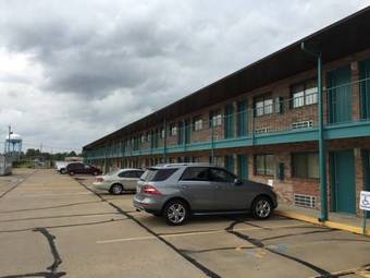 Motel Executive Inn & Suites