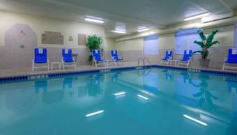 Posada Country Inn & Suites Emporia