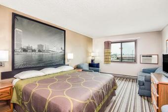 Hotel Super 8 By Wyndham Green Bay Near Stadium