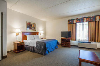 Hotel Clarion Suites At The Alliant Energy Center