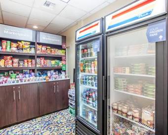 Hotel Comfort Suites Airport Tukwila