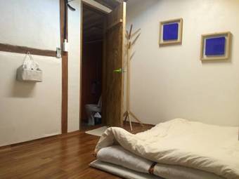 Hostal Shinsiwa Hanok Guesthouse 1 (daein Market)