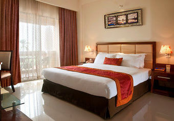 Hotel Royal Tulip Sea Pearl Beach Resort & Spa