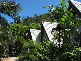 Hotel Base Magnetic Island