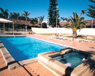 Hotel Seashells Beachfront Resort