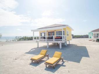 Hotel Coco Plum Island Resort