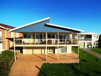 49 Hillside Crescent