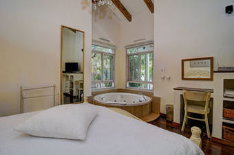 Bed & Breakfast The White Cabins - Home