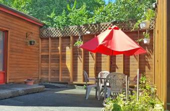 Hotel Bella Coola Cumbrian Inn