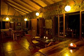 Yacaratia Lodge