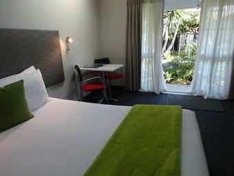 Southpacific Motel And Conferance Centre