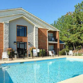 Magnuson Hotel On The Lake