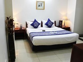 Hotel Oyo Premium Kaushambi