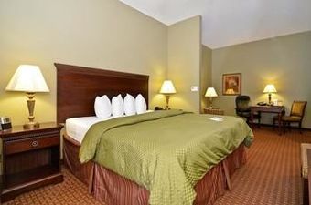Best Western Plus Two Rivers Hotel & Suites